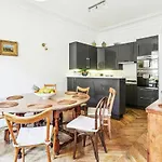 Luxury 4 Bedroom 160m2 2 King 2 Queen Paris