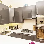 Luxury 4 Bedroom 160m2 2 King 2 Queen Apartment Paris